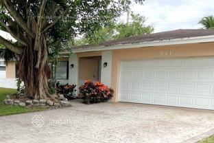 941 Sw 75th Ter - Photo 1 of 1