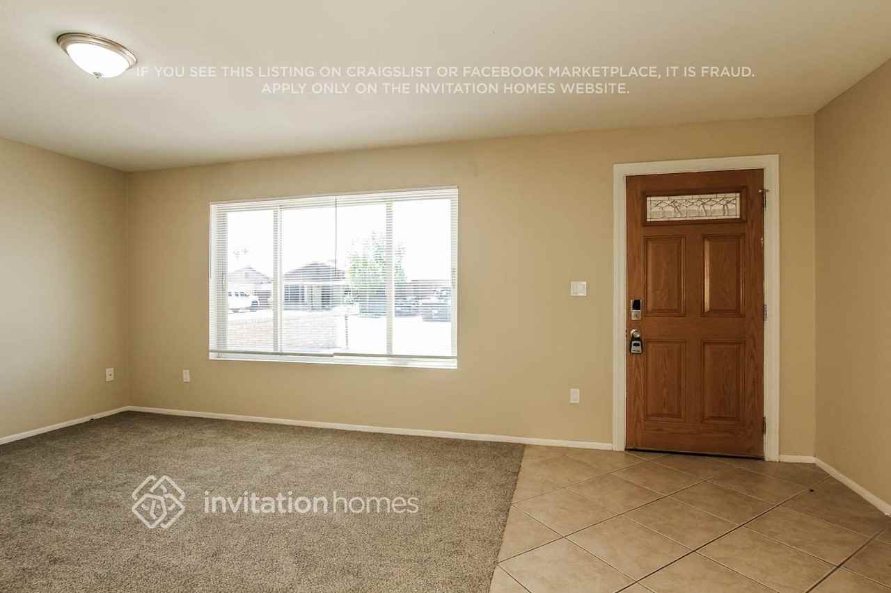 7132 W Beryl Ave - Photo 3 of 17