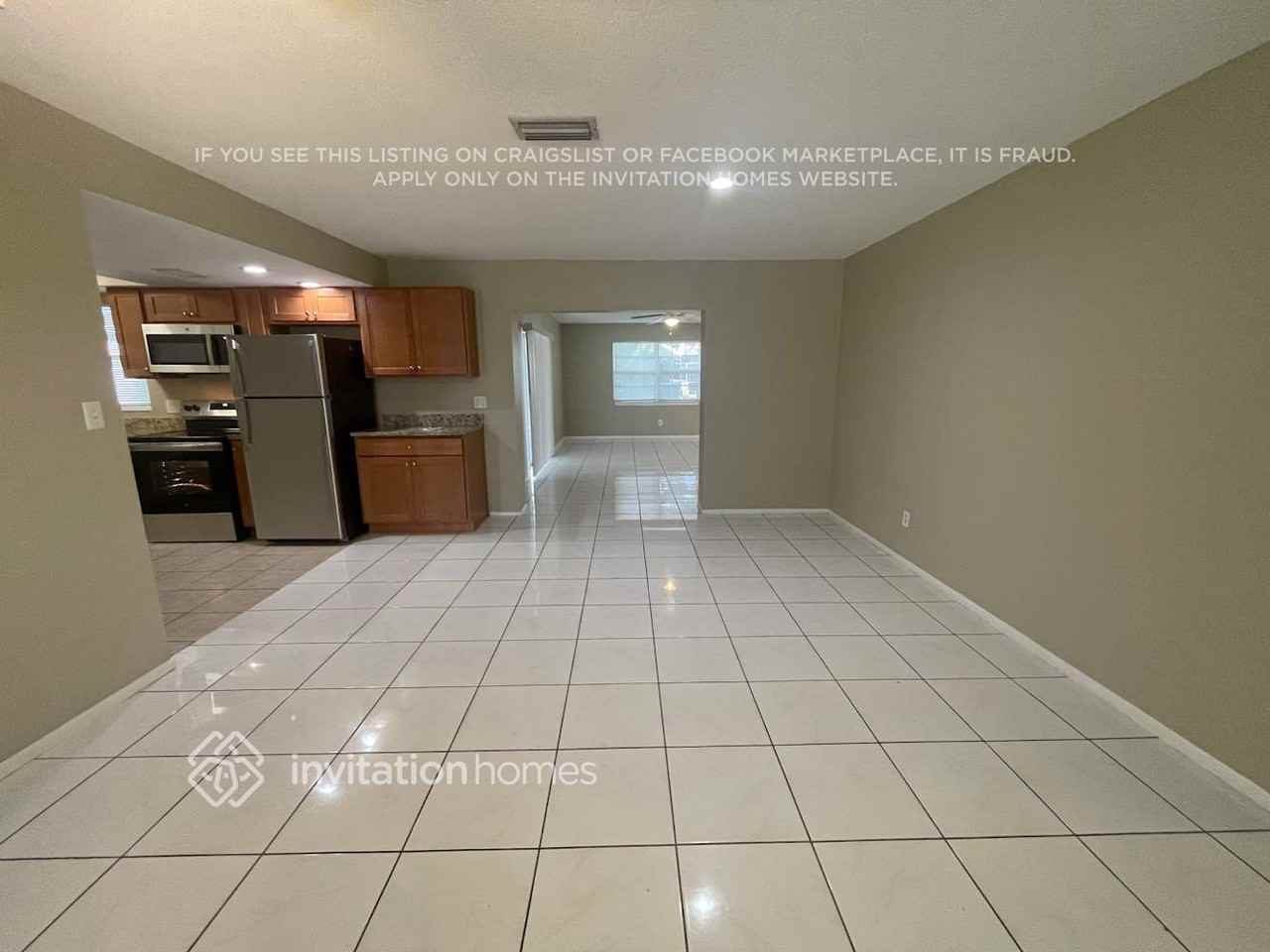 1806 Se 13th St - Photo 4 of 20