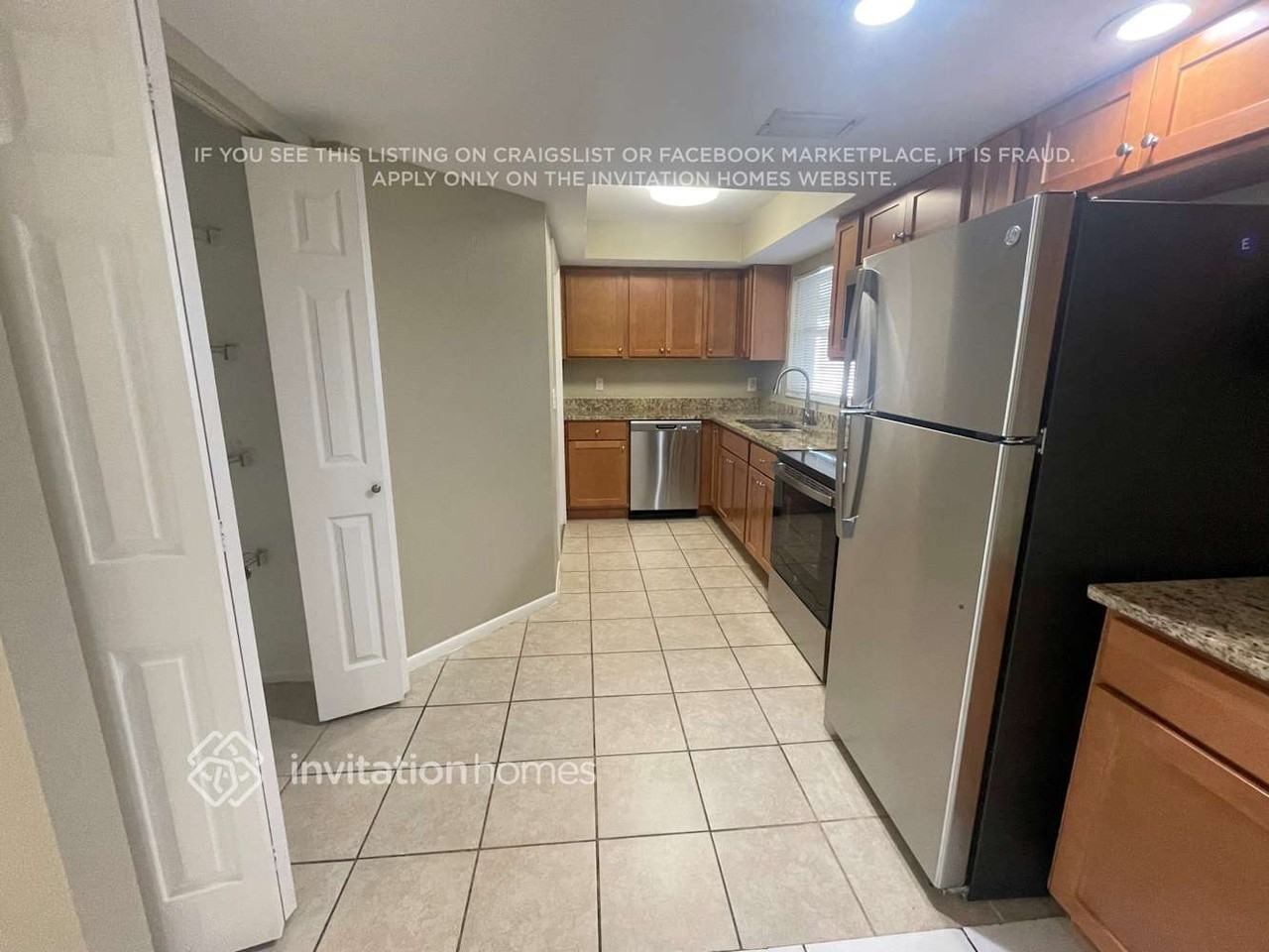 1806 Se 13th St - Photo 5 of 20