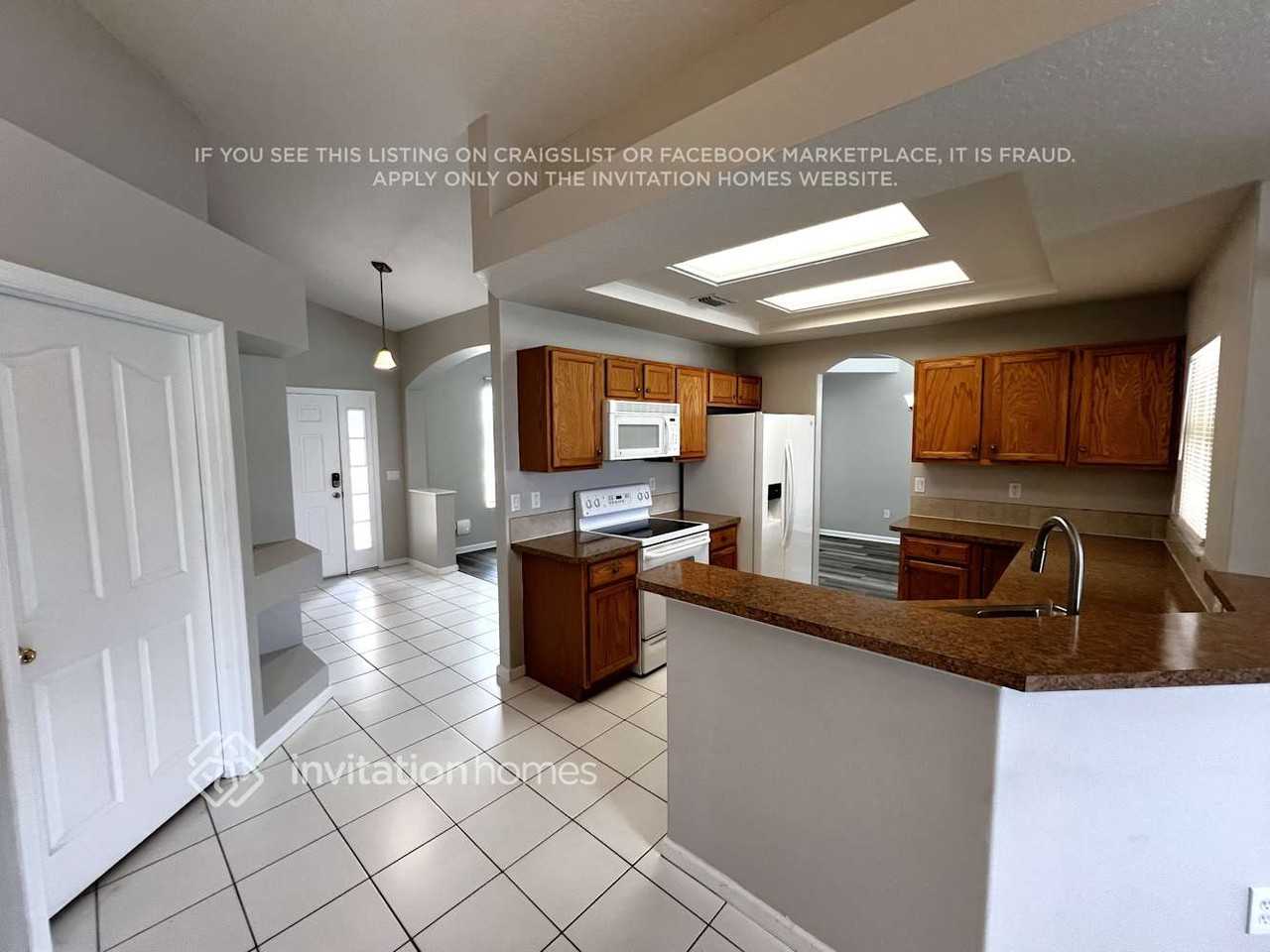 1831 Sw Renfro St - Photo 7 of 17