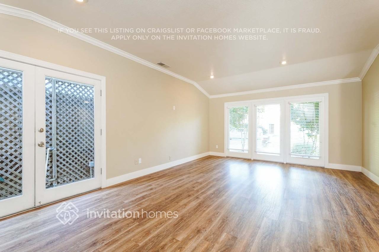 2828 Tiffany West Way - Photo 4 of 18