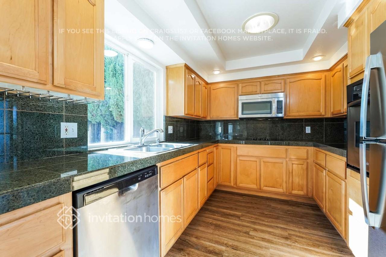 2828 Tiffany West Way - Photo 6 of 18