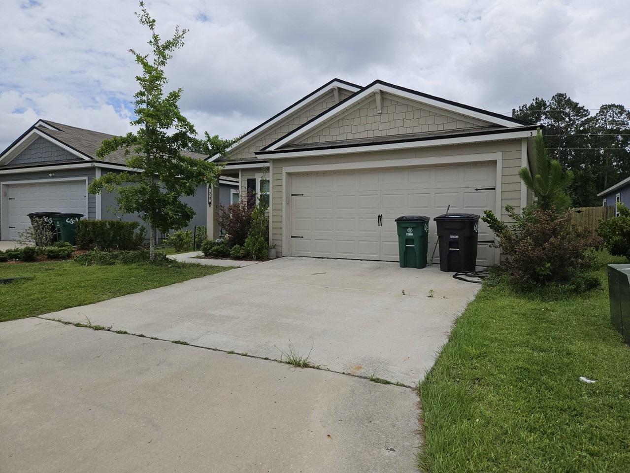 137 Teakwood Dr #1 - Photo 2 of 45