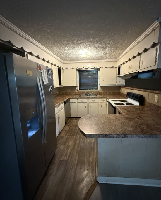 526 S Canal St #1 - Photo 2 of 11