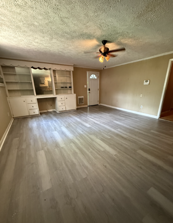 526 S Canal St #1 - Photo 4 of 11