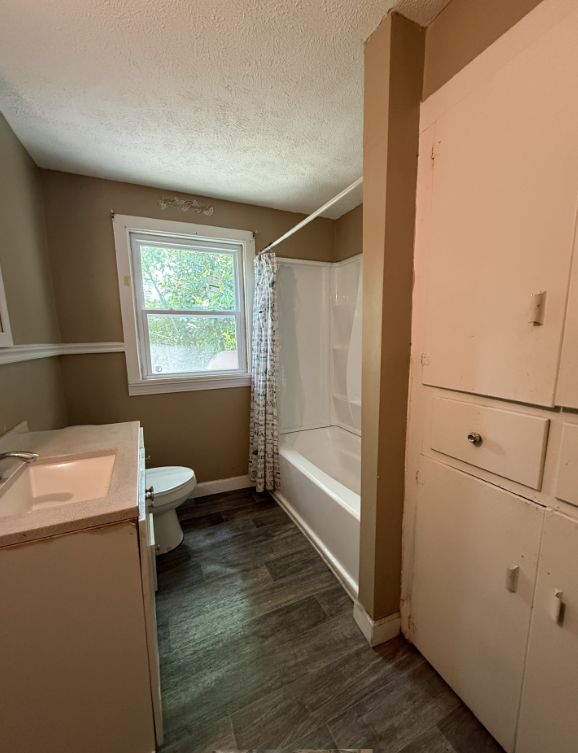 526 S Canal St #1 - Photo 6 of 11