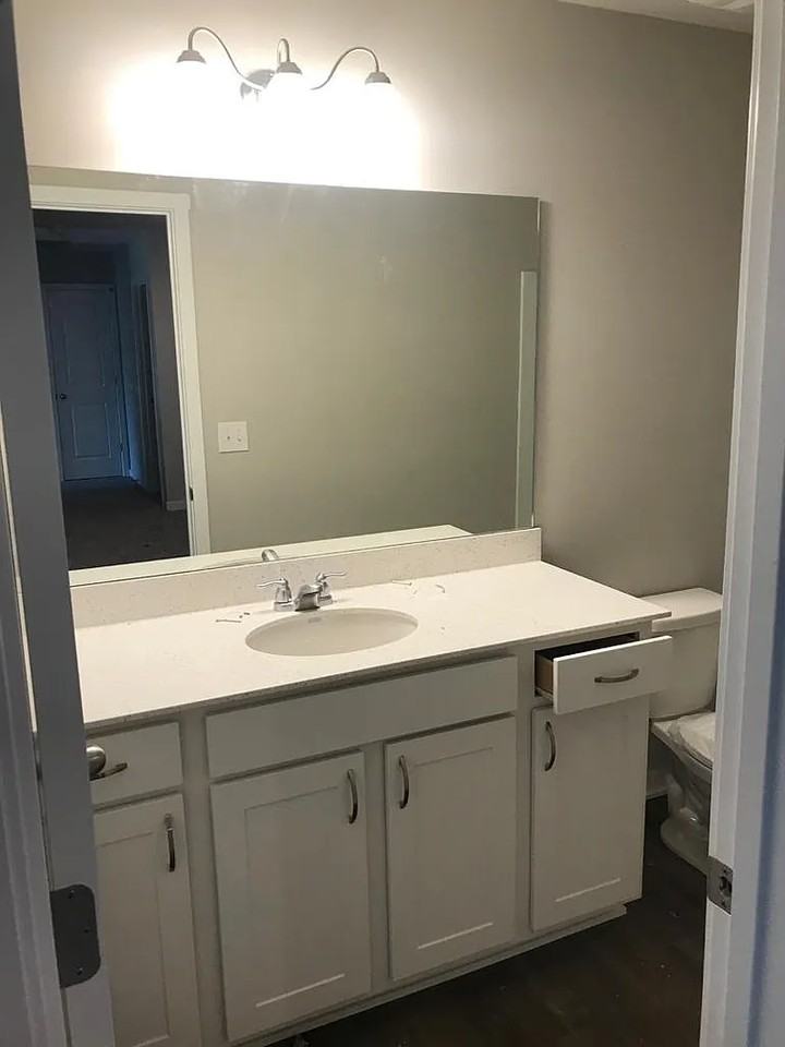 854 Ne Phlox Ave #0 - Photo 3 of 10