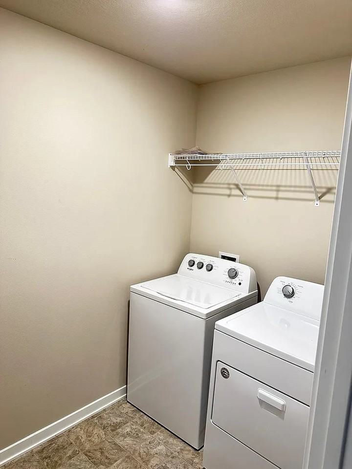854 Ne Phlox Ave #0 - Photo 6 of 10