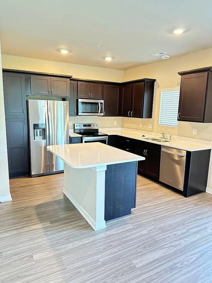 854 Ne Phlox Ave #0 - Photo 7 of 10