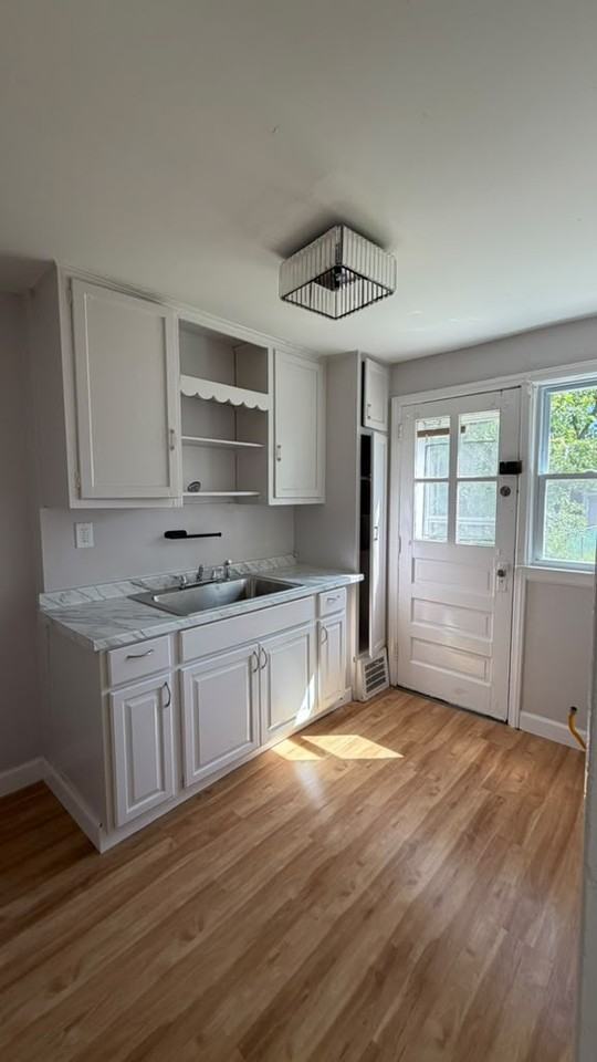 1527 Babbitt Rd #1 - Photo 4 of 24