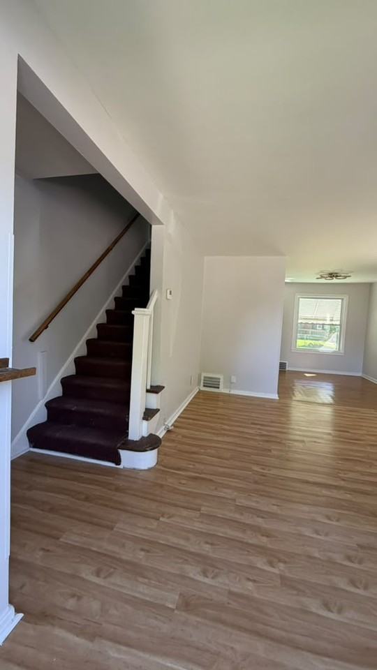 1527 Babbitt Rd #1 - Photo 5 of 24
