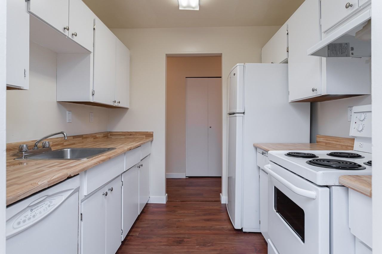 Doncaster Apartments - Photo 2 of 10