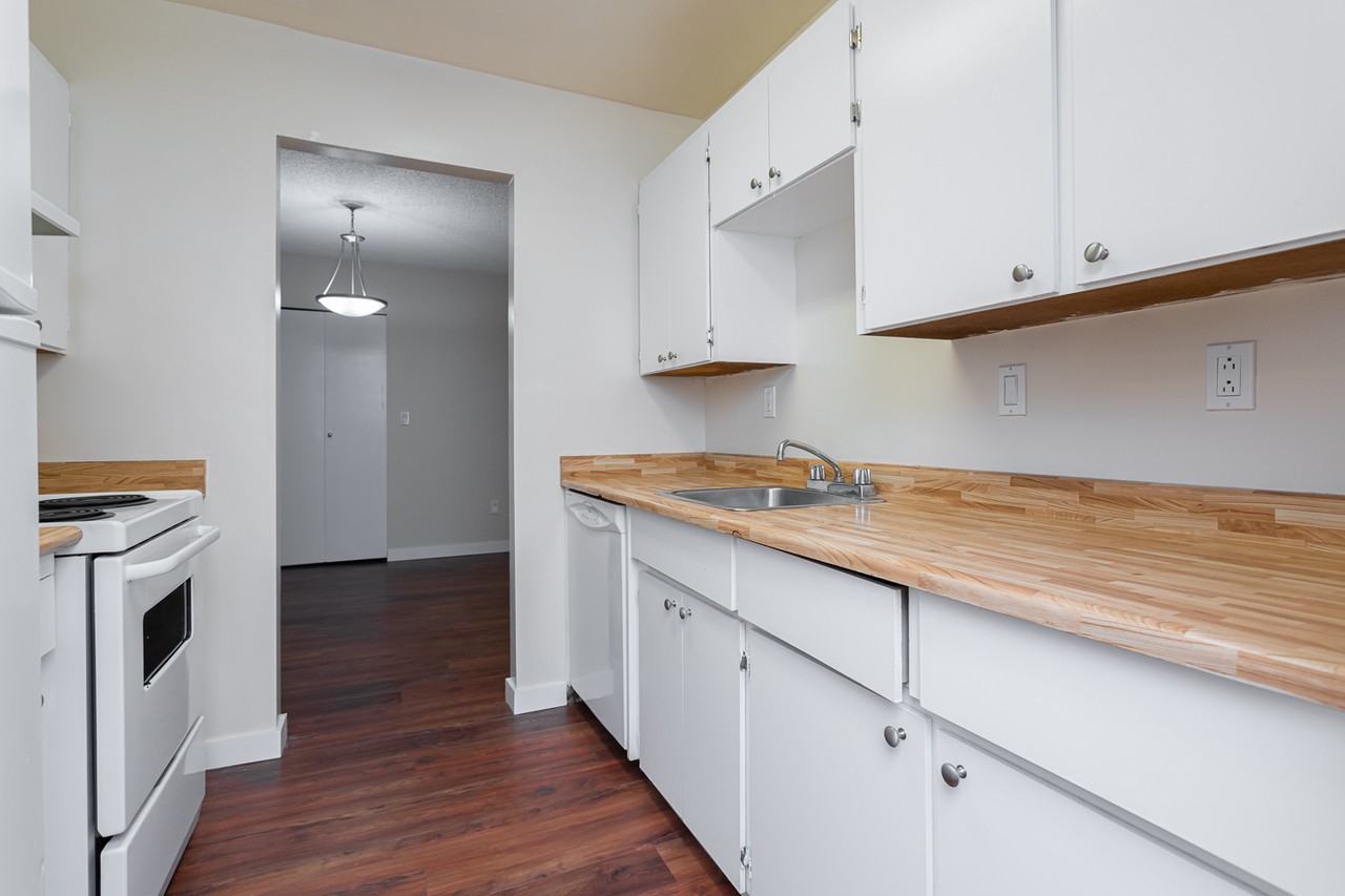 Doncaster Apartments - Photo 3 of 10