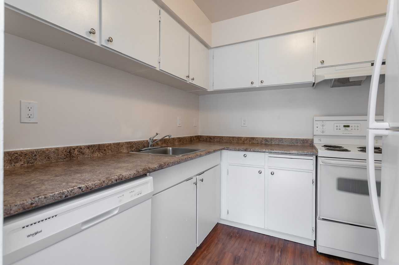 Victoria Apartments - Photo 3 of 13