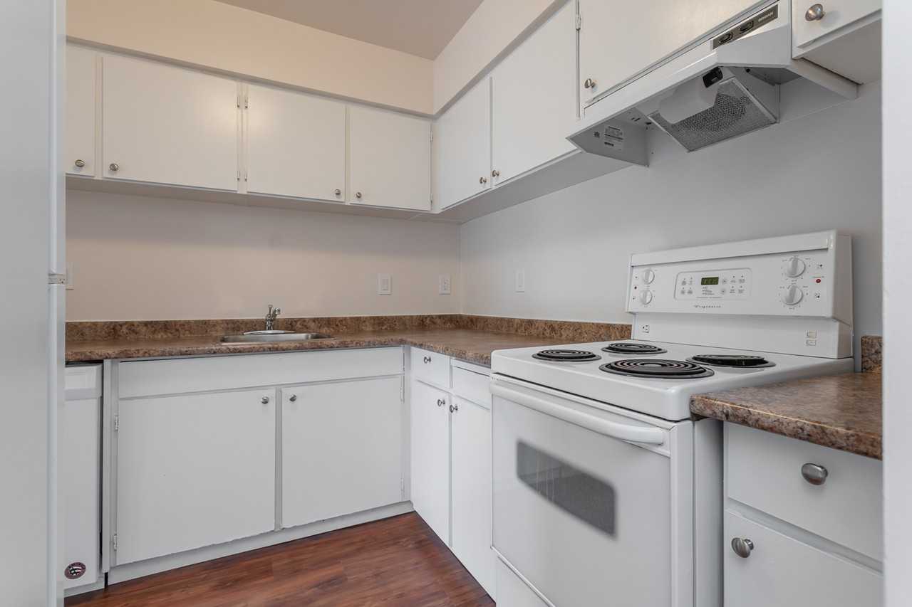 Victoria Apartments - Photo 4 of 13