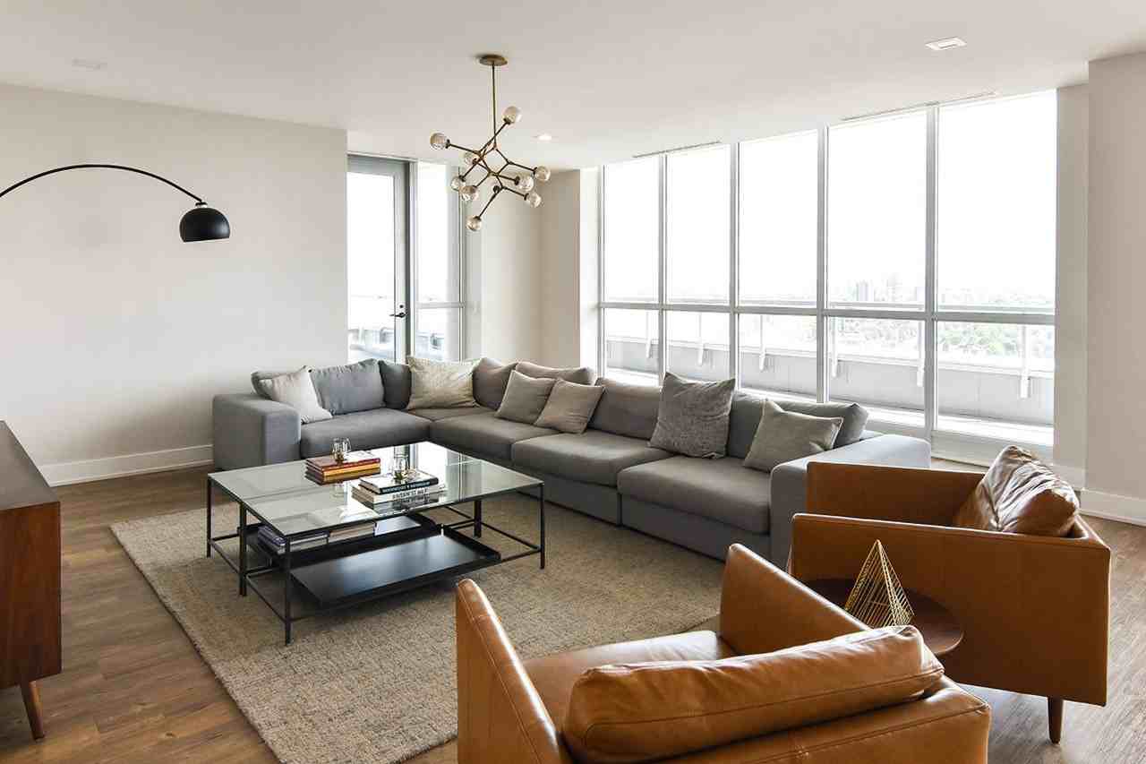 929 Richmond by Brigil - Photo 4 of 32