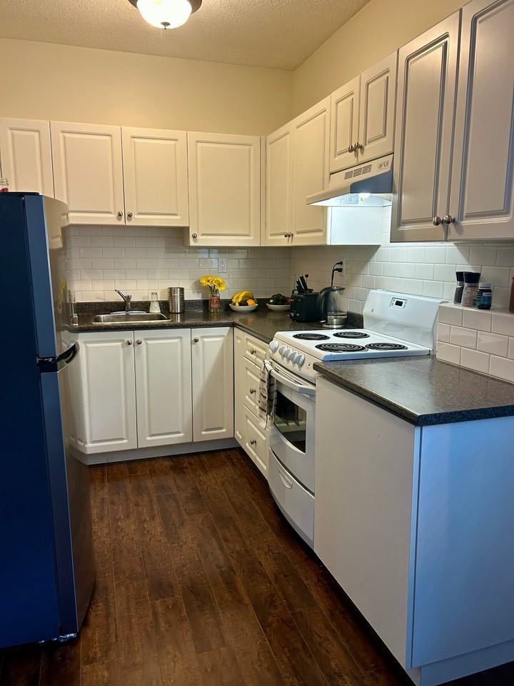 Lyndale Apartments - Photo 4 of 9