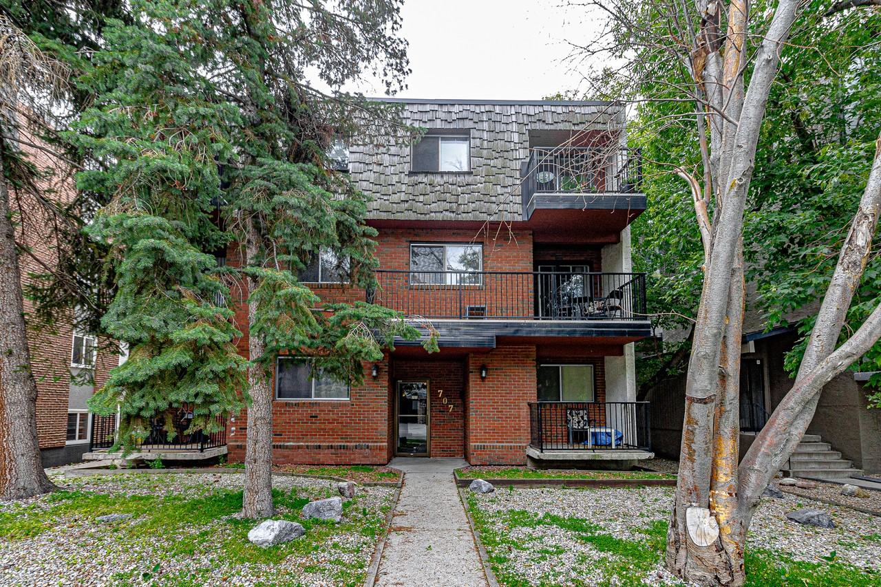 Amazing Sunnyside 2 Bedroom w/ Spacious Layout & the Best Location! - Photo 2 of 17