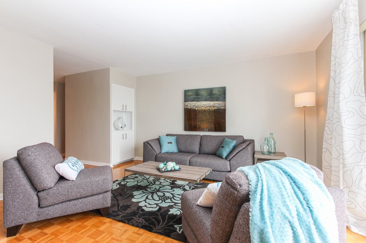 Les Tours Lakeshore - Photo 3 of 17
