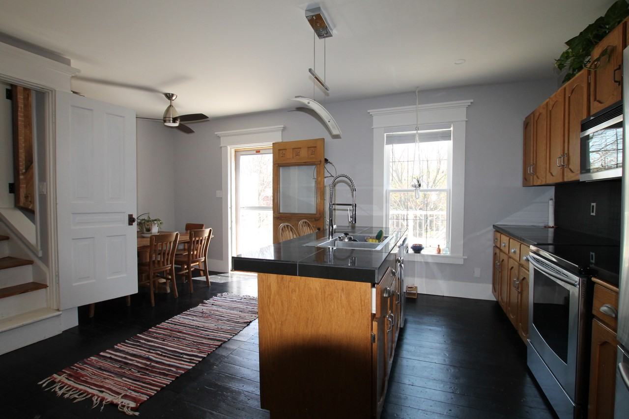 211A Paisley Street - Photo 4 of 16