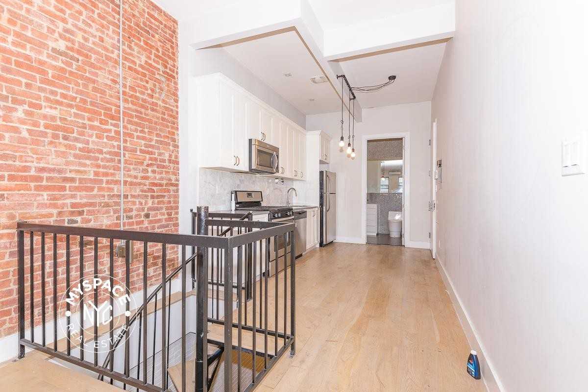 1090 Bedford Ave #2 - Photo 6 of 8