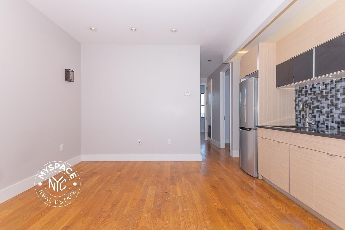 462 Pulaski St #2B - Photo 4 of 14