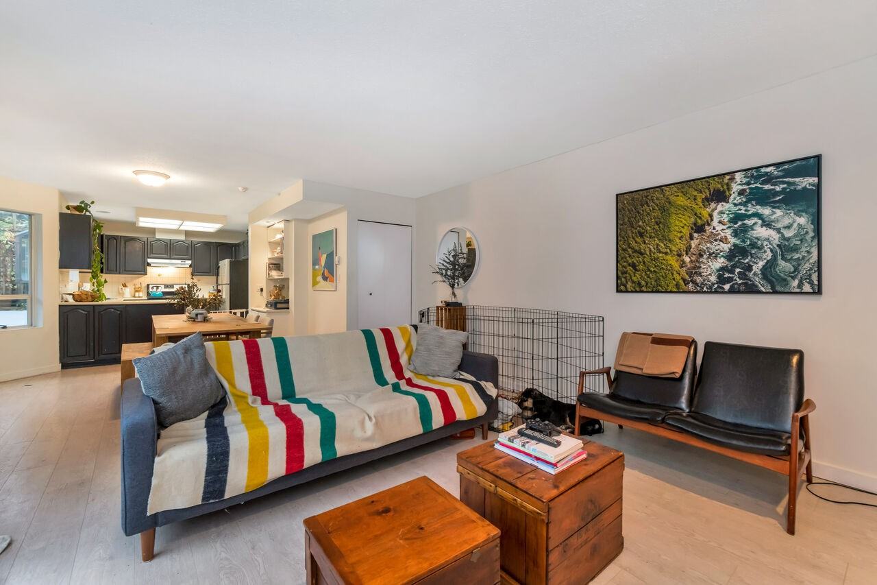 113 West Kings Road - Photo 3 of 16