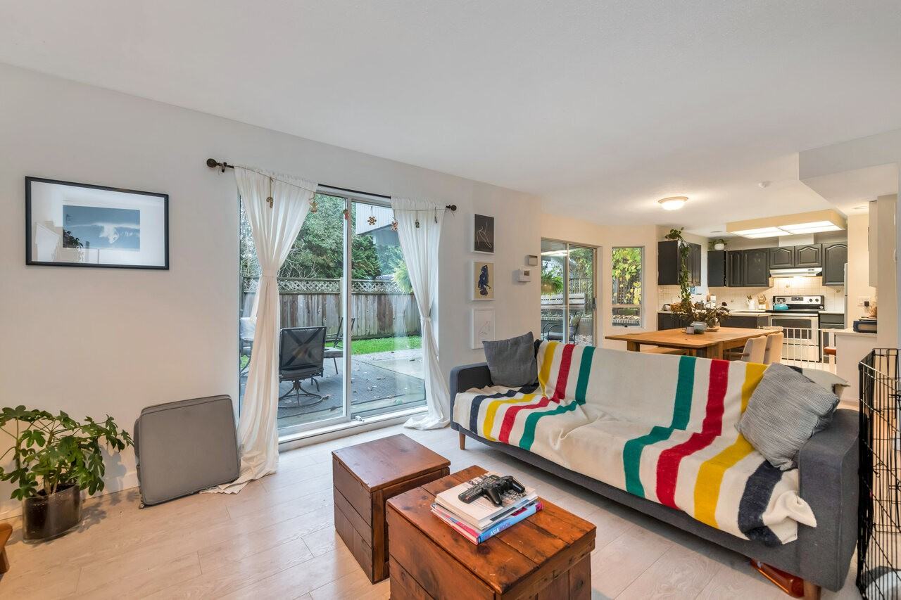 113 West Kings Road - Photo 4 of 16