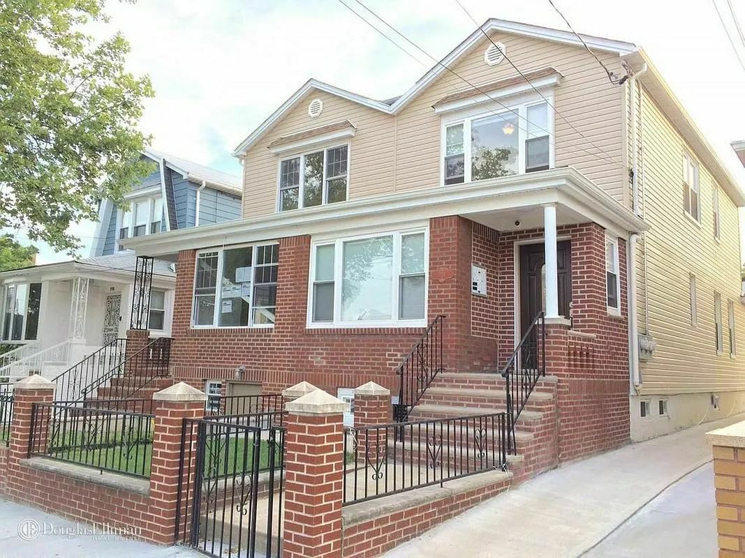 776 East 45th Street - Photo 2 of 8
