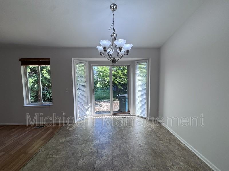 173 Algansee Dr - Photo 2 of 50