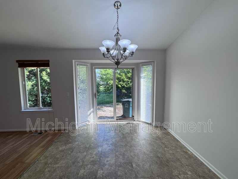 173 Algansee Dr - Photo 3 of 50