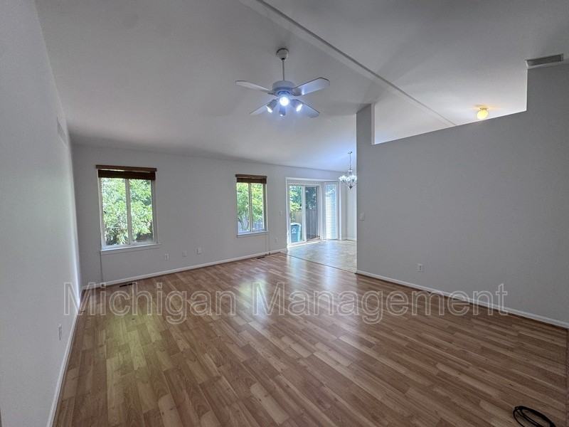 173 Algansee Dr - Photo 5 of 50