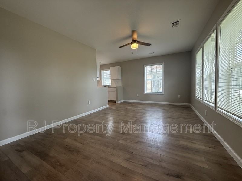 86 W Dempster Ave - Photo 2 of 10