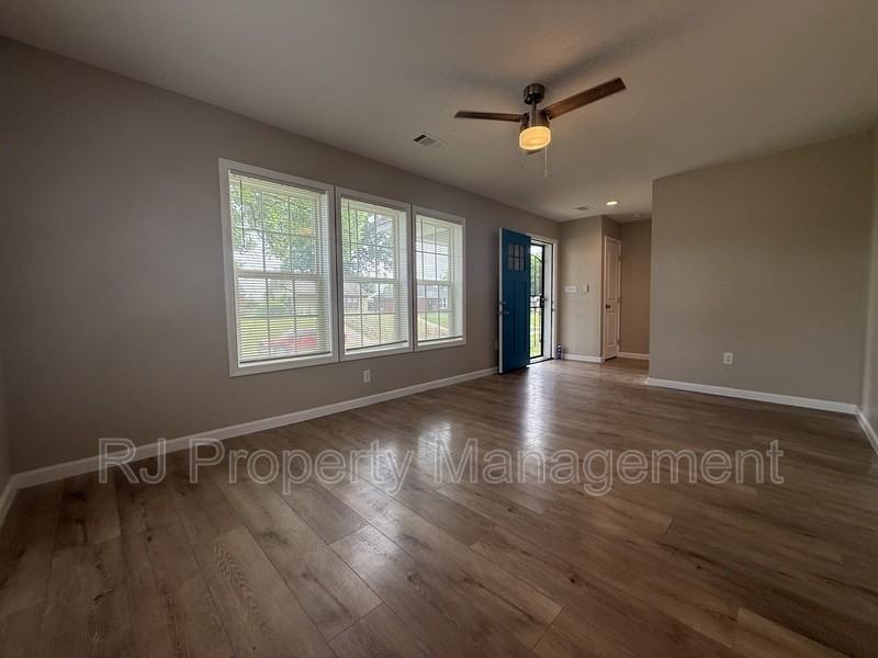 86 W Dempster Ave - Photo 3 of 10
