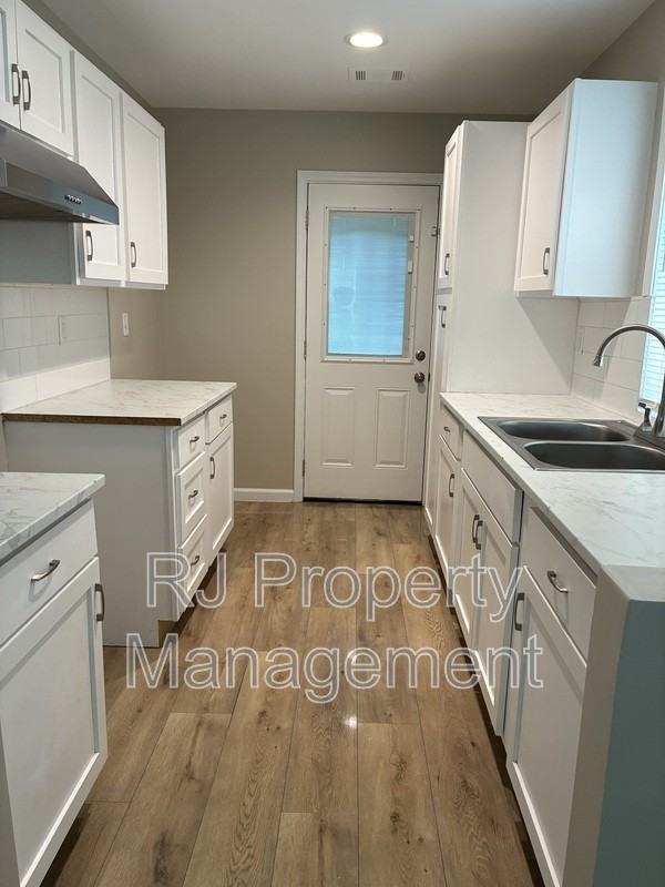 86 W Dempster Ave - Photo 5 of 10