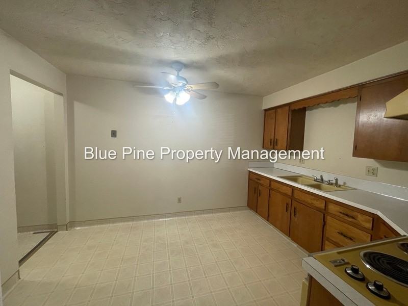 1680 Calkins Ave #3 - Photo 5 of 13