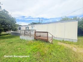 916 Iroquois Dr - Photo 1 of 1