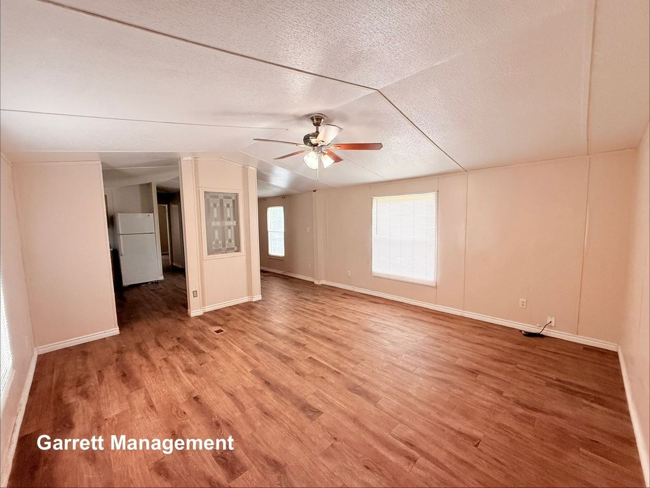 916 Iroquois Dr - Photo 5 of 16
