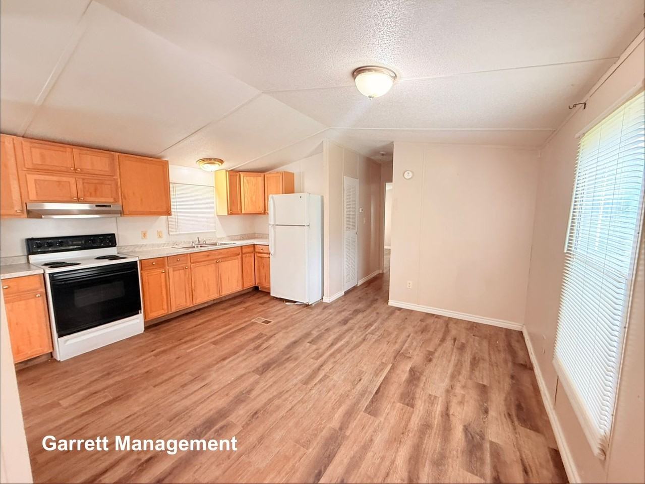 916 Iroquois Dr - Photo 6 of 16