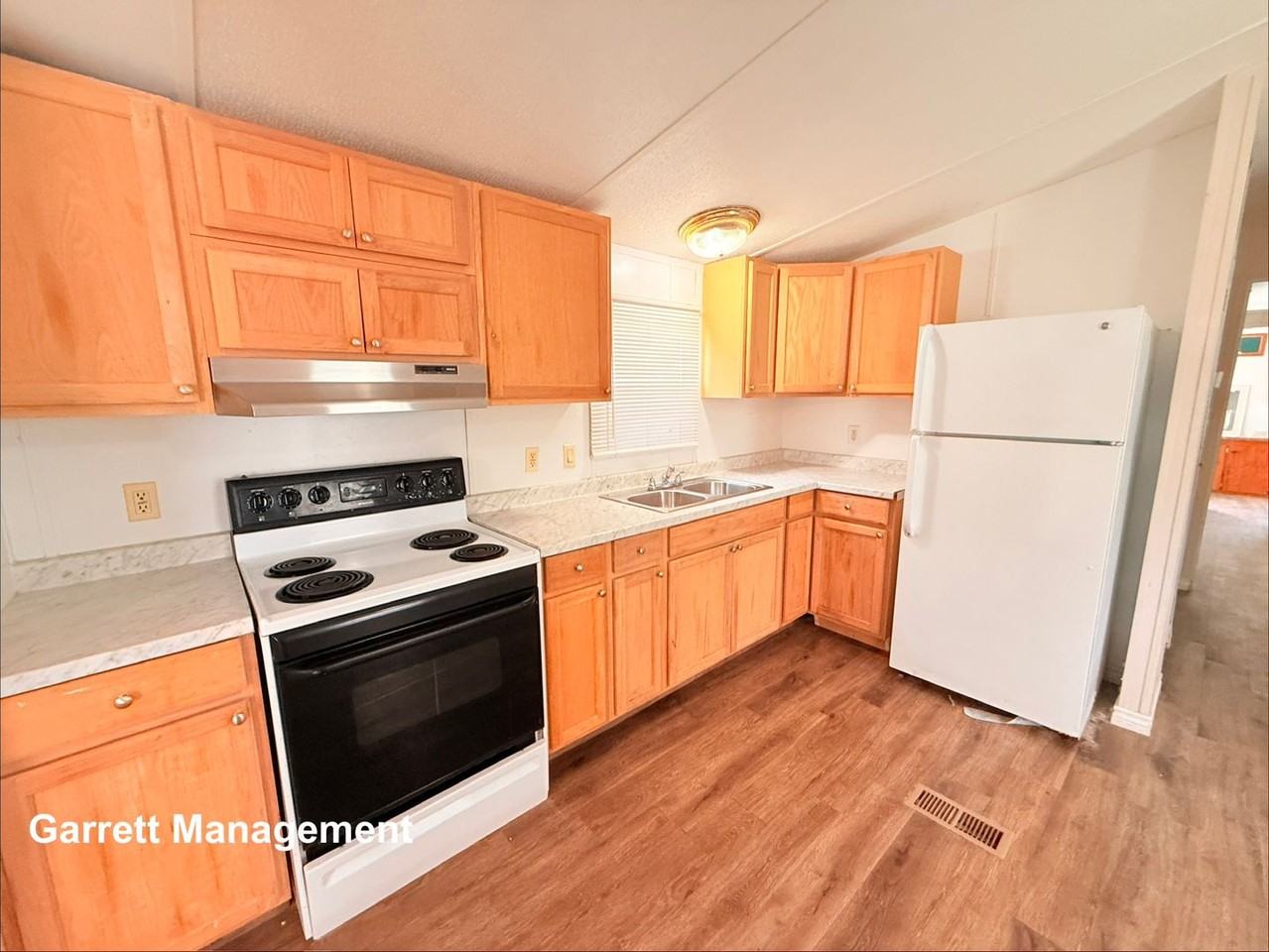 916 Iroquois Dr - Photo 7 of 16