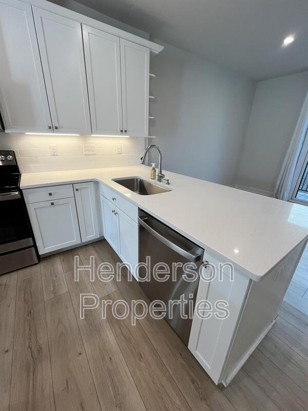 4750 Chastain Ave - Photo 4 of 23