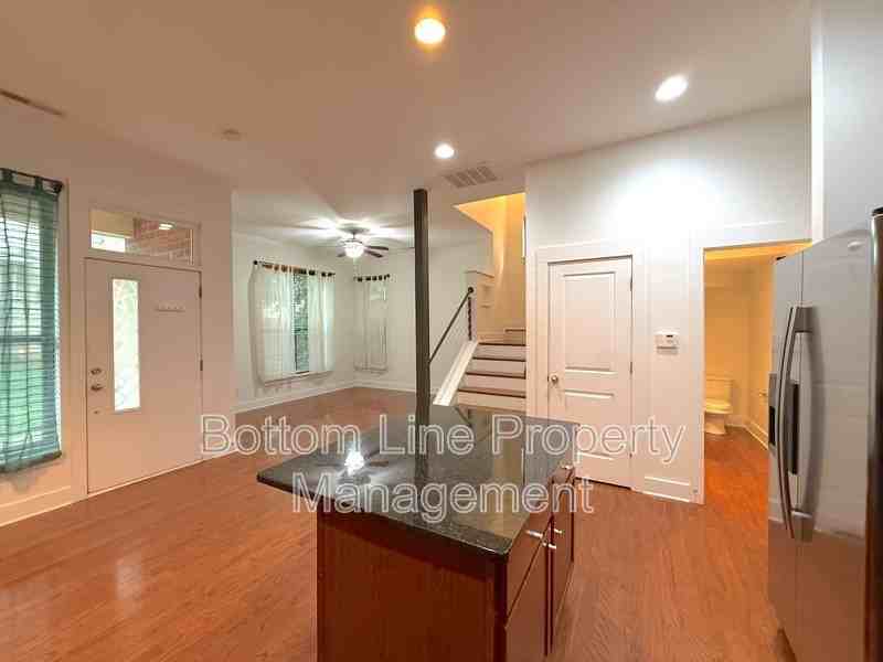 904 Warren Burgess Ln - Photo 7 of 22