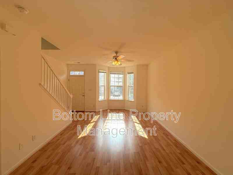 5703 Erin Dr - Photo 3 of 20