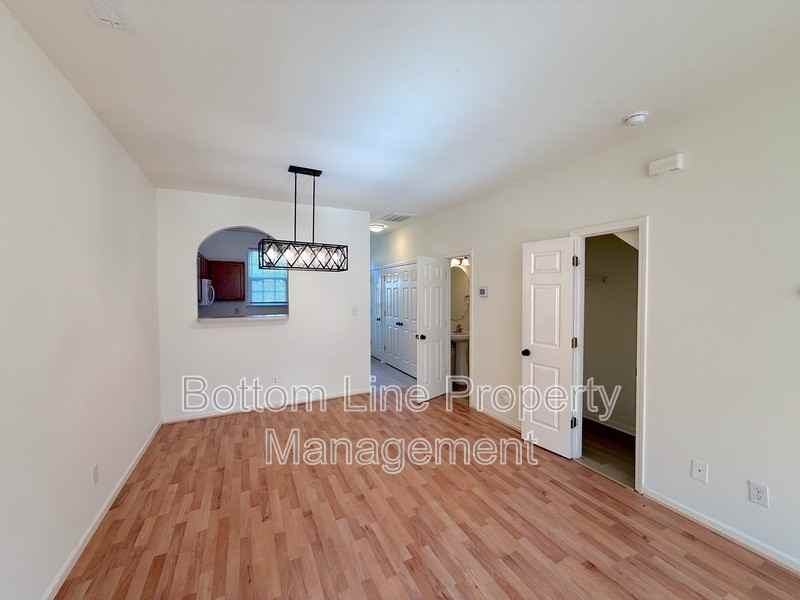 5703 Erin Dr - Photo 4 of 20