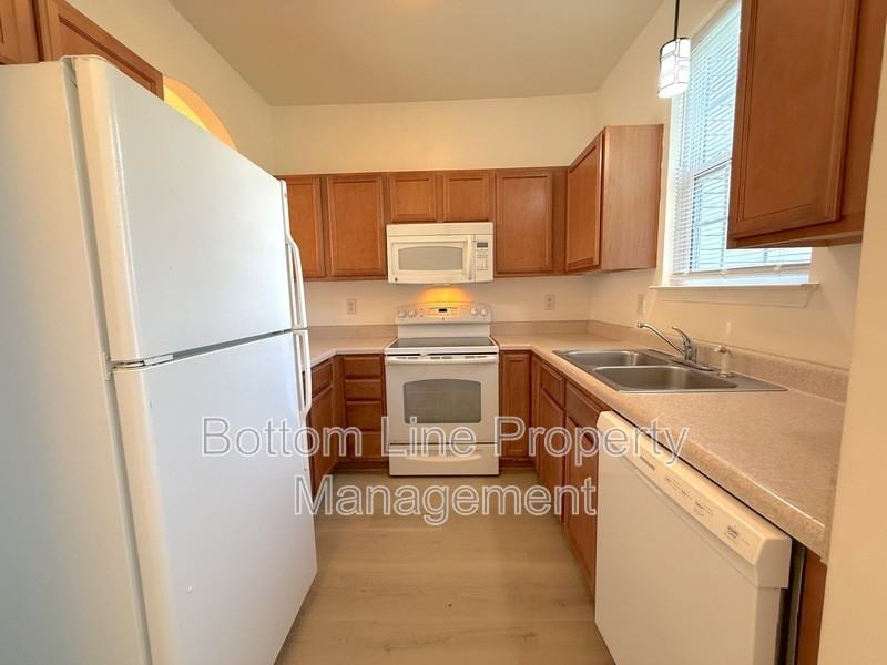5703 Erin Dr - Photo 7 of 20