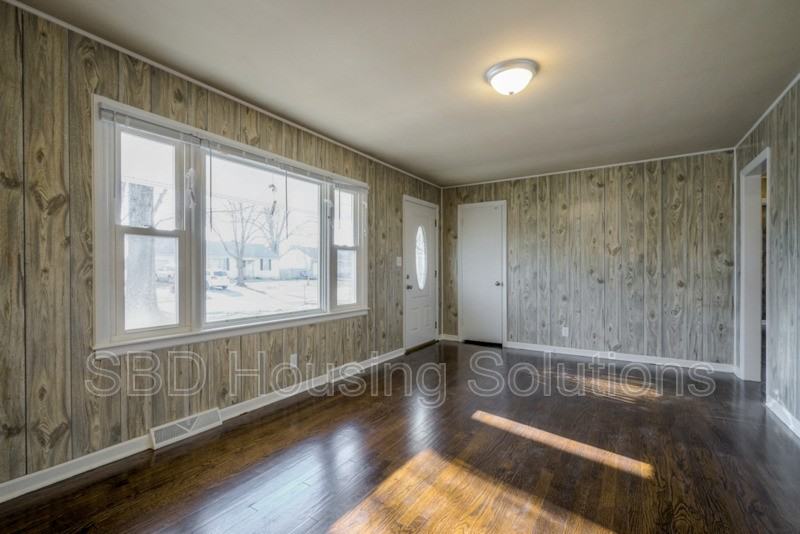 6508 N Harrison St - Photo 4 of 7