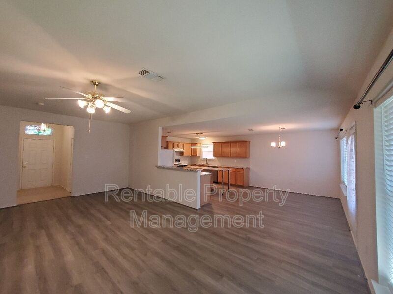 1000 Eden St - Photo 4 of 22