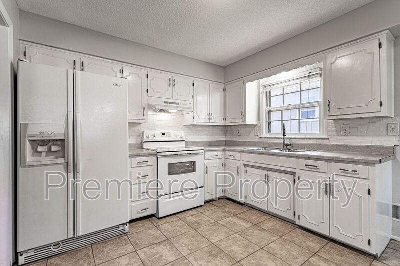 4329 Sterling Ave - Photo 5 of 14