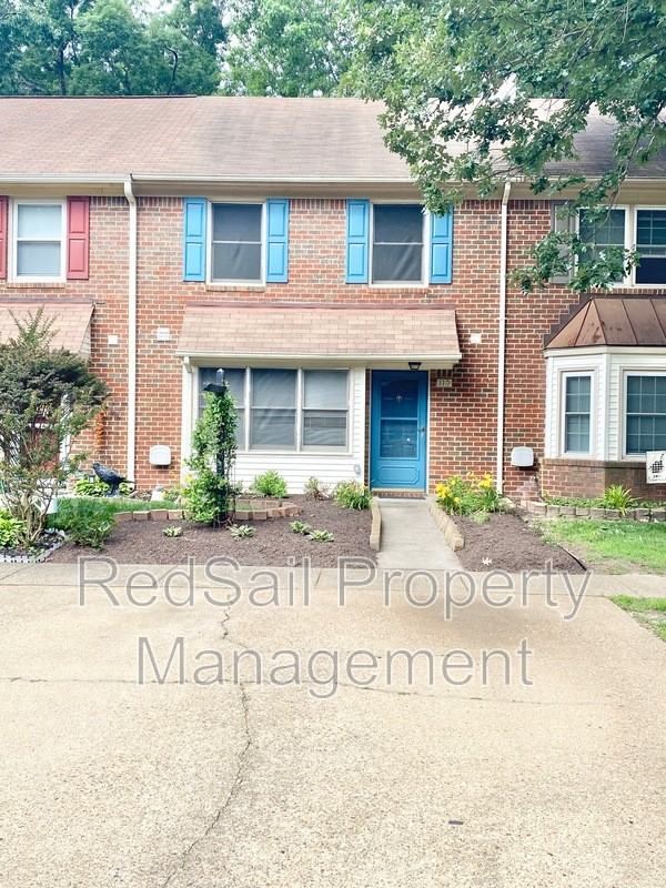 110 Souverain Lndg - Photo 2 of 23